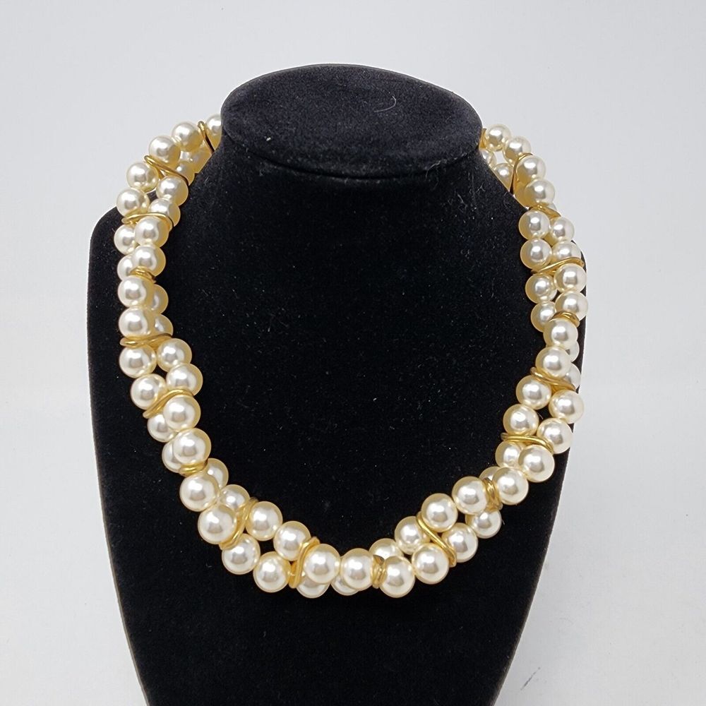 Vintage Twisted Two Strand Faux Pearl Gold Tone Metal Accents Women's Necklace - Picture 12 of 12